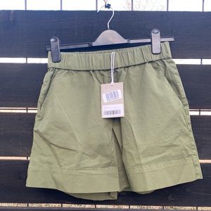 Everlane never-worn olive shorts!